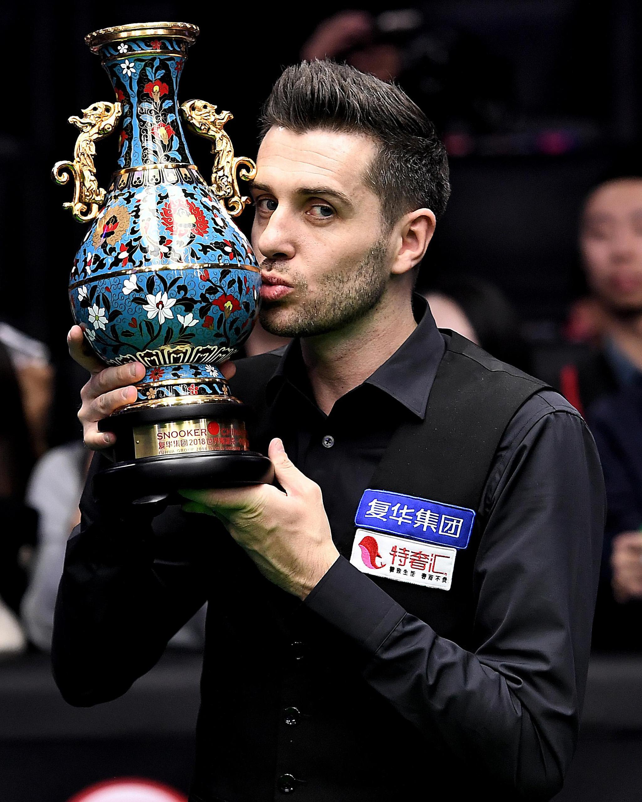 轻球员踏上 轻球员踏上